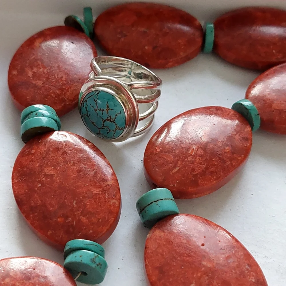 Vintage Turquoise and Graduated Sponge Coral 925 Beaded Necklace & Ring - Picture 14 of 15